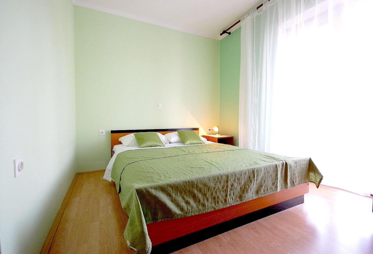 Apartment Ivan By El-Pi Tours มาลินสกา ภายนอก รูปภาพ