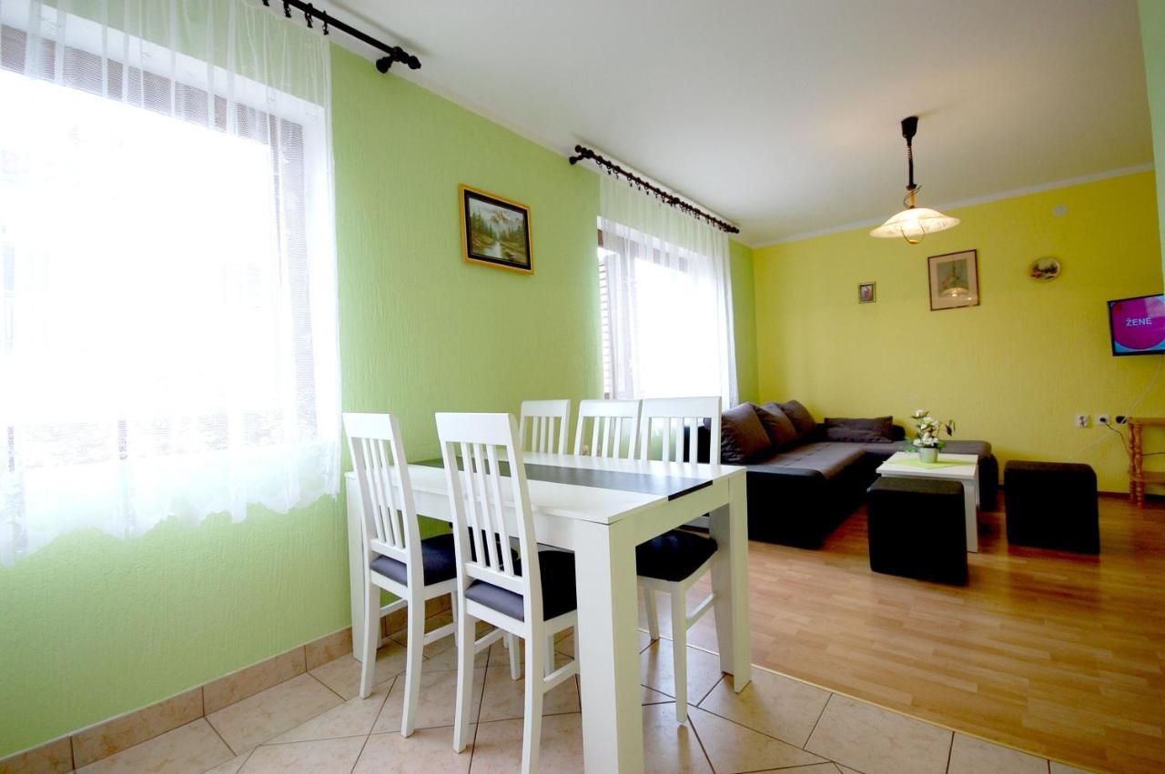 Apartment Ivan By El-Pi Tours มาลินสกา ภายนอก รูปภาพ