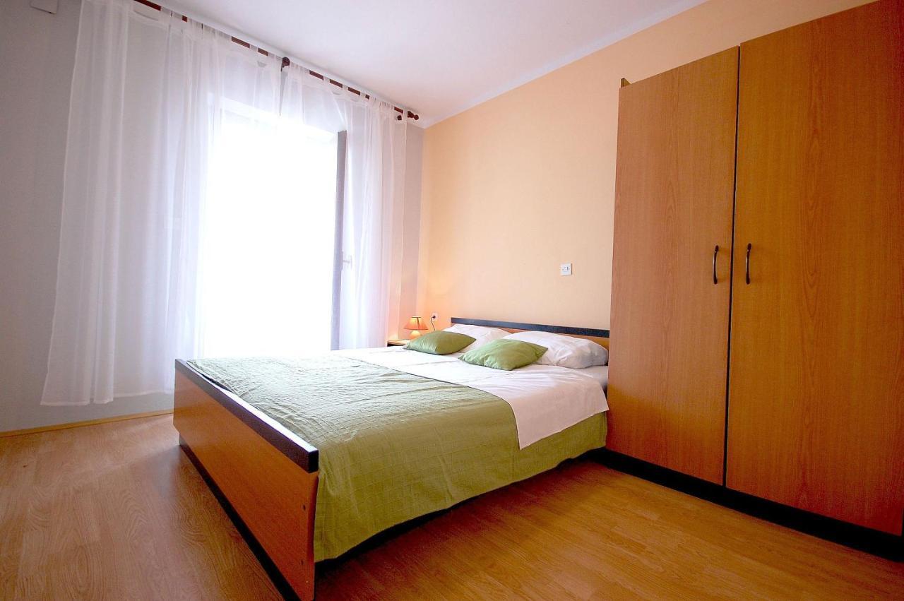 Apartment Ivan By El-Pi Tours มาลินสกา ภายนอก รูปภาพ