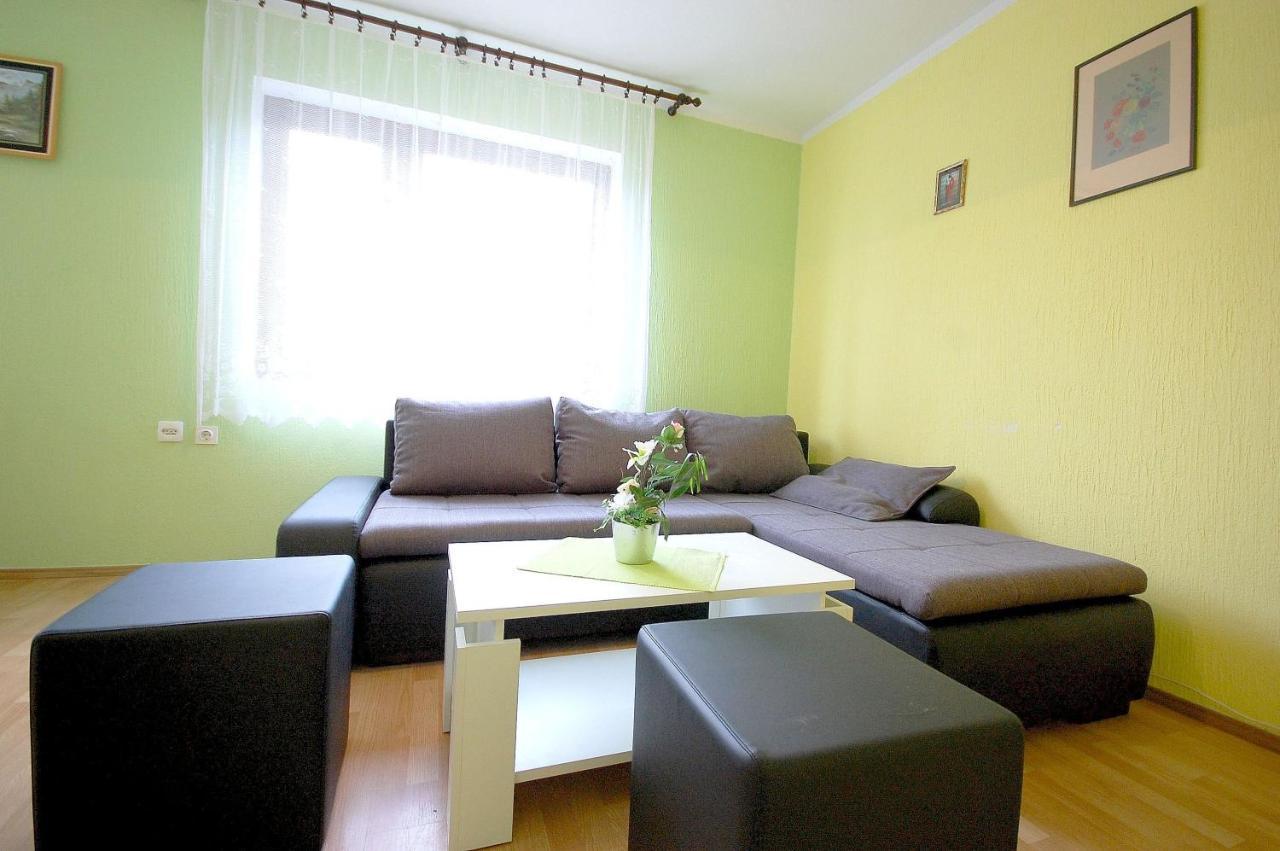Apartment Ivan By El-Pi Tours มาลินสกา ภายนอก รูปภาพ