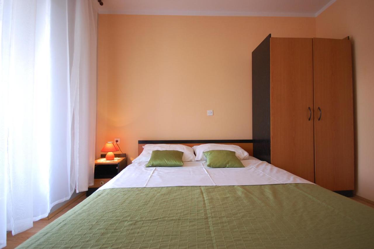 Apartment Ivan By El-Pi Tours มาลินสกา ภายนอก รูปภาพ