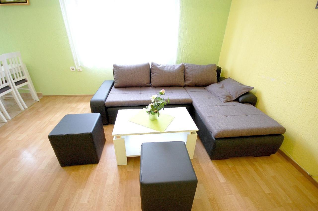 Apartment Ivan By El-Pi Tours มาลินสกา ภายนอก รูปภาพ